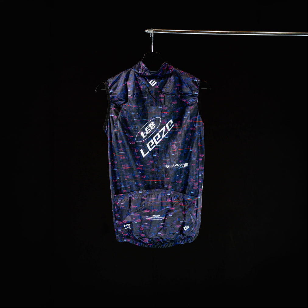 LEEZE-vest (2026)